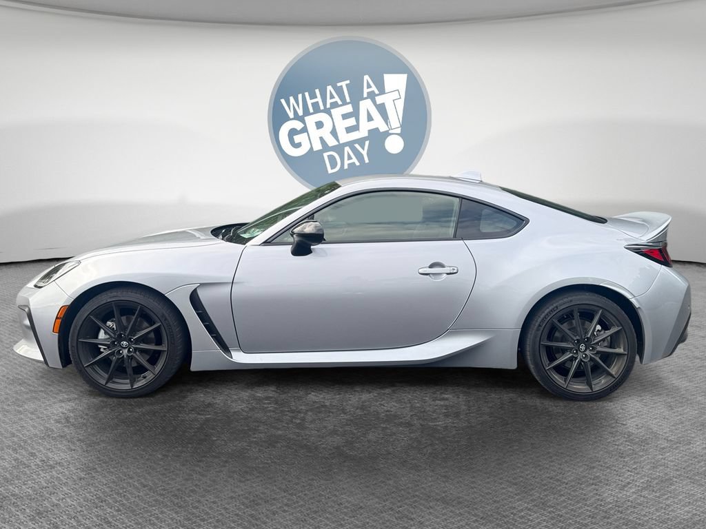 Used 2024 Toyota GR86 Premium RWD image 7