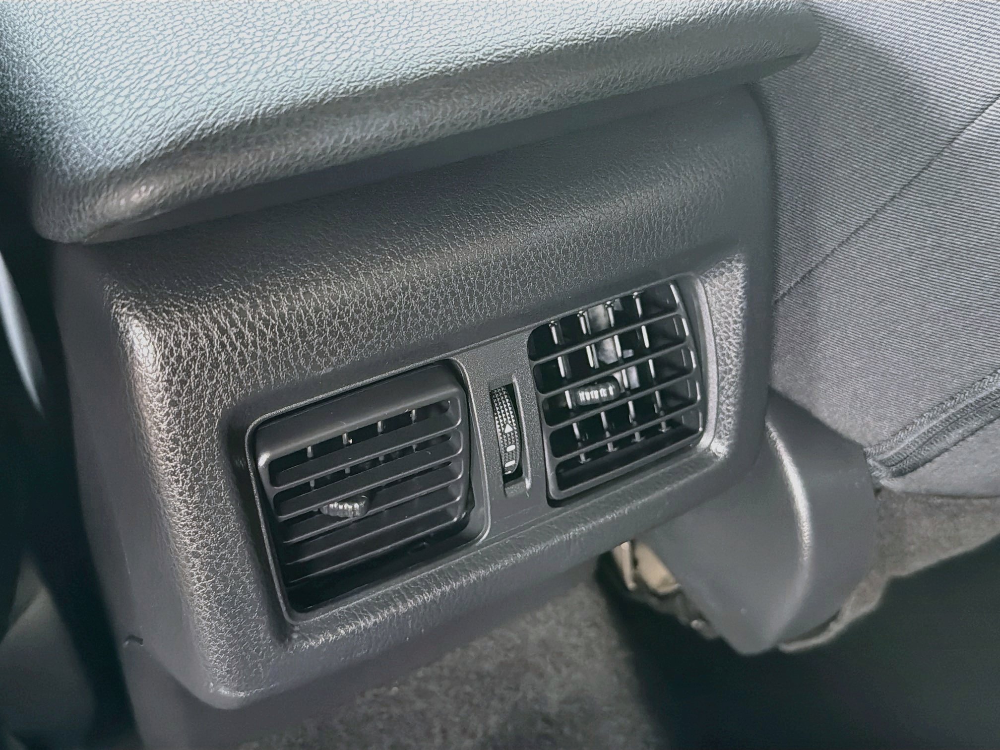 Used 2025 Toyota Camry LE FWD image 27