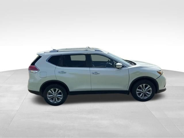 Used 2016 Nissan Rogue SV w/ SV Premium Package AWD/4WD image 2
