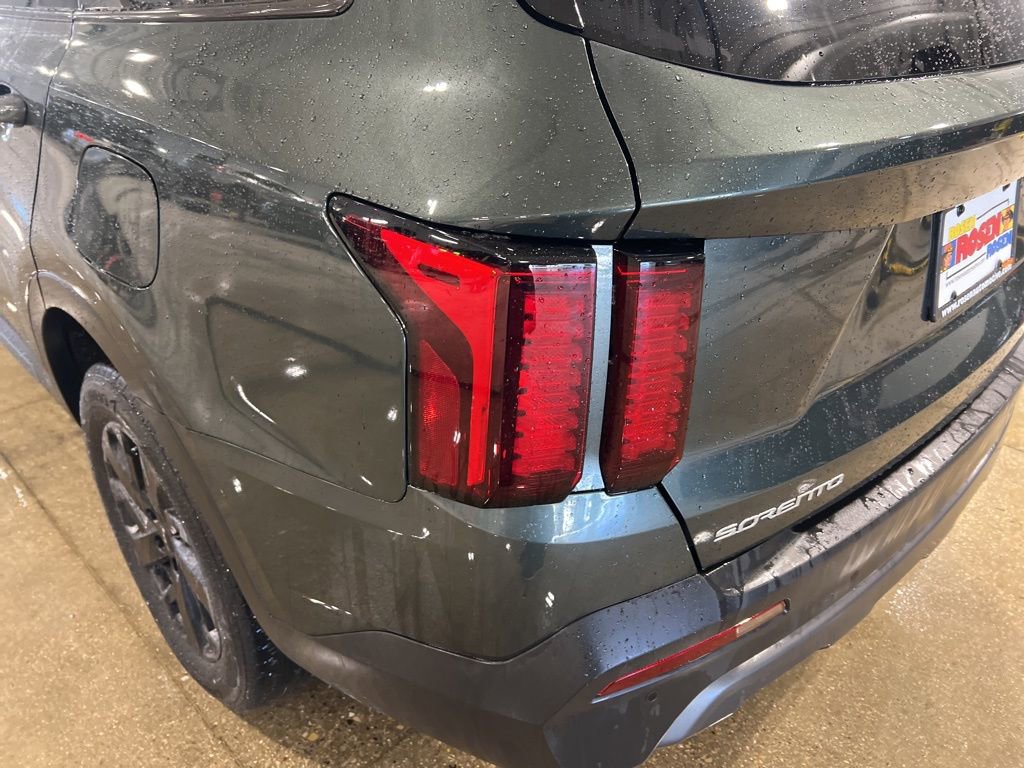 Certified 2023 Kia Sorento S image 35