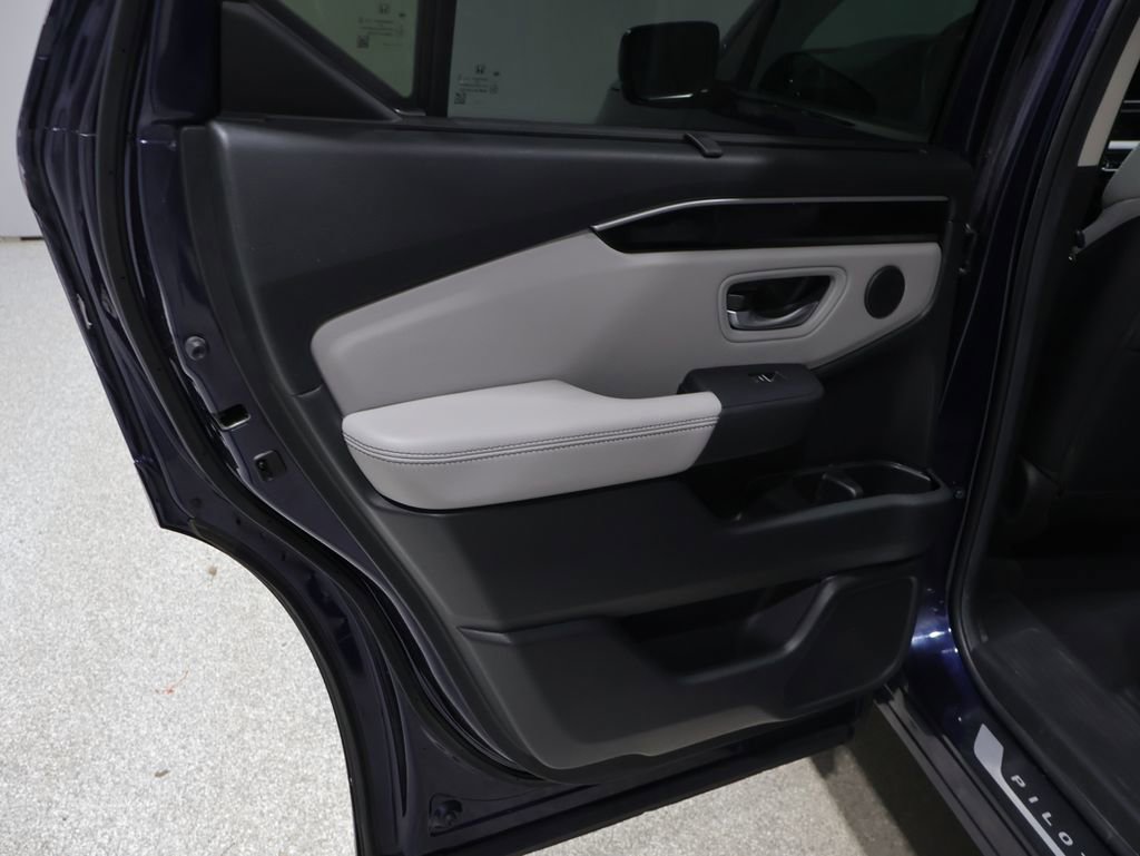Used 2025 Honda Pilot Touring image 19