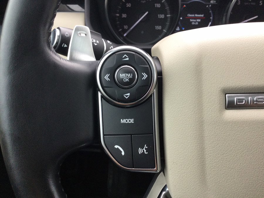 Used 2018 Land Rover Discovery SE image 24