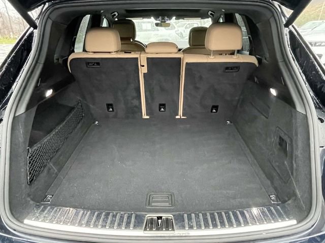 Used 2023 Porsche Cayenne Platinum Edition image 10