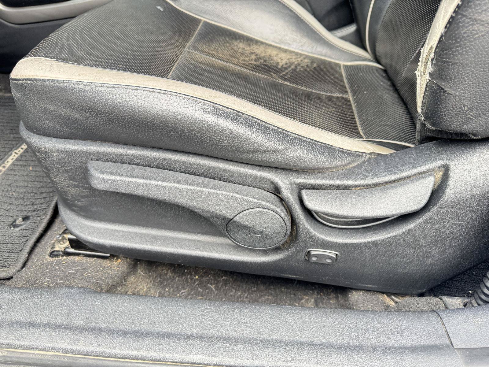 Used 2013 Hyundai Veloster Turbo FWD image 10