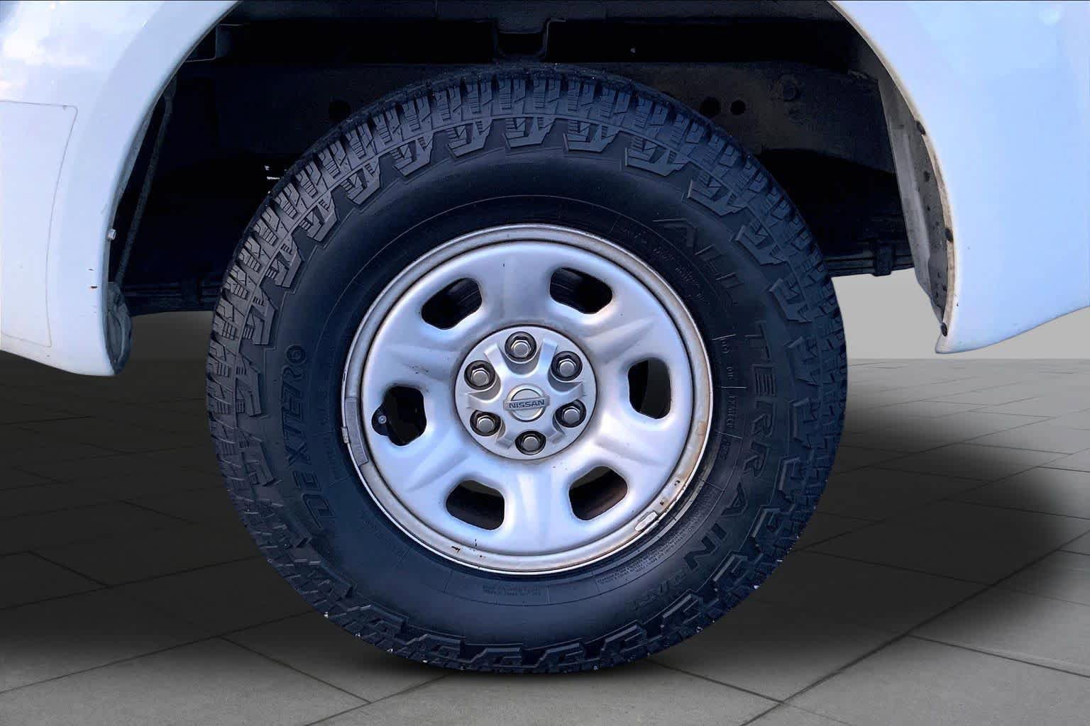 Used 2015 Nissan Frontier S RWD image 10