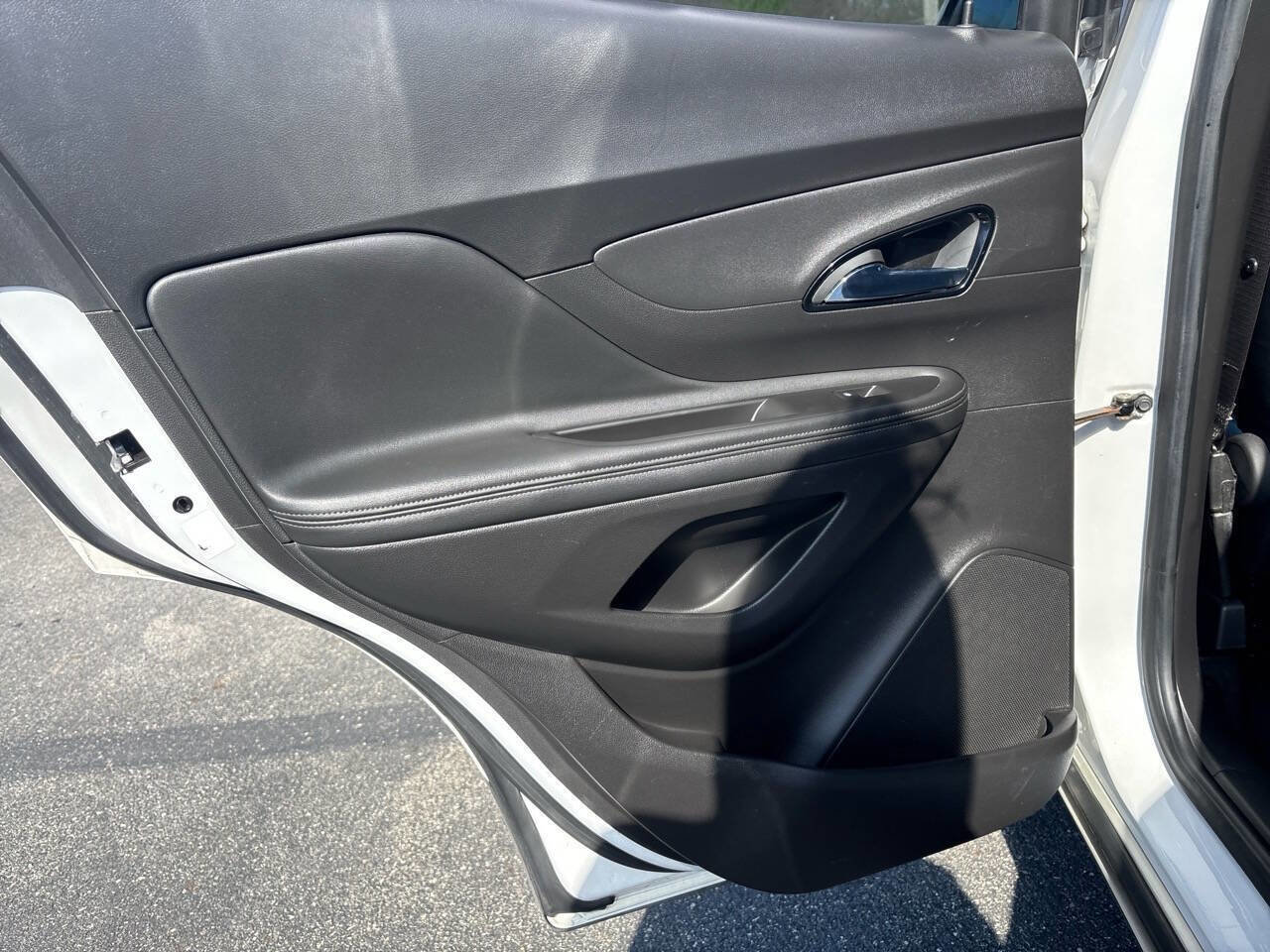 Used 2017 Buick Encore Essence w/ Experience Buick Package FWD image 14