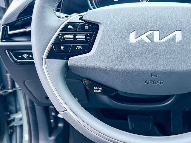 New 2025 Kia Niro SX image 25