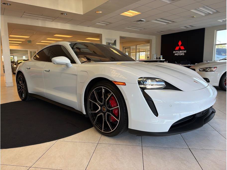 Used 2024 Porsche Taycan 4S AWD/4WD image 3