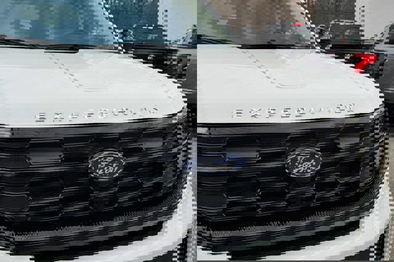 Used 2025 Ford Expedition Active image 9