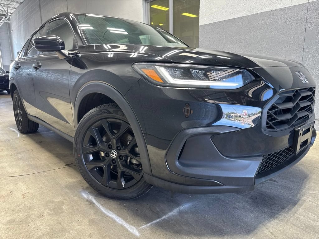 Used 2025 Honda HR-V Sport image 2
