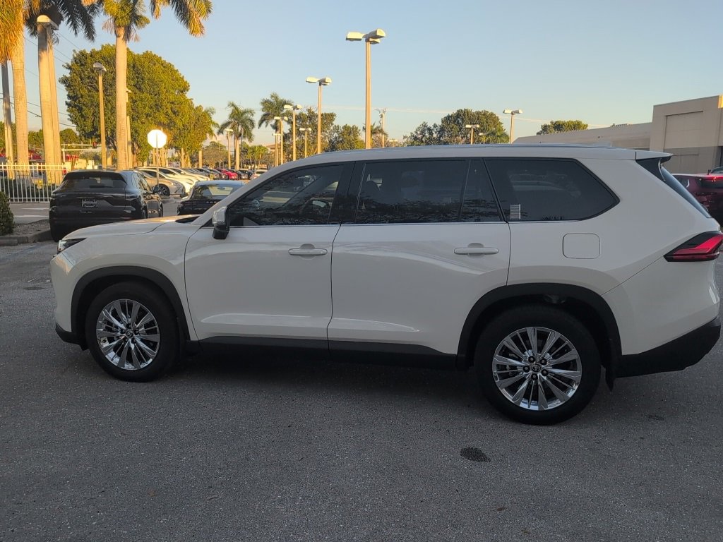 Used 2024 Toyota Grand Highlander Platinum image 9
