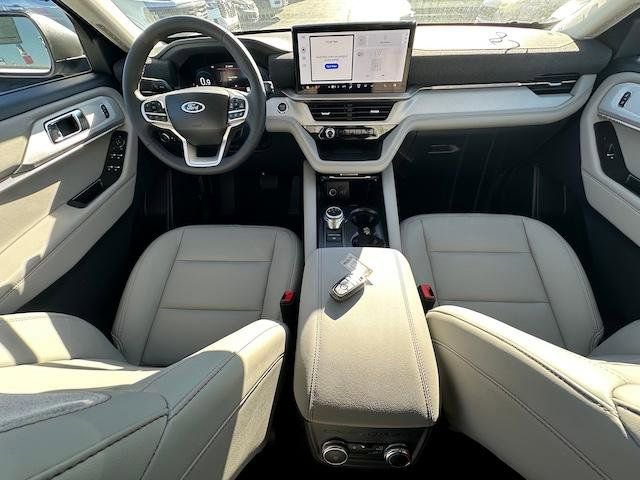 New 2025 Ford Explorer Active w/ Active Comfort Package image 13