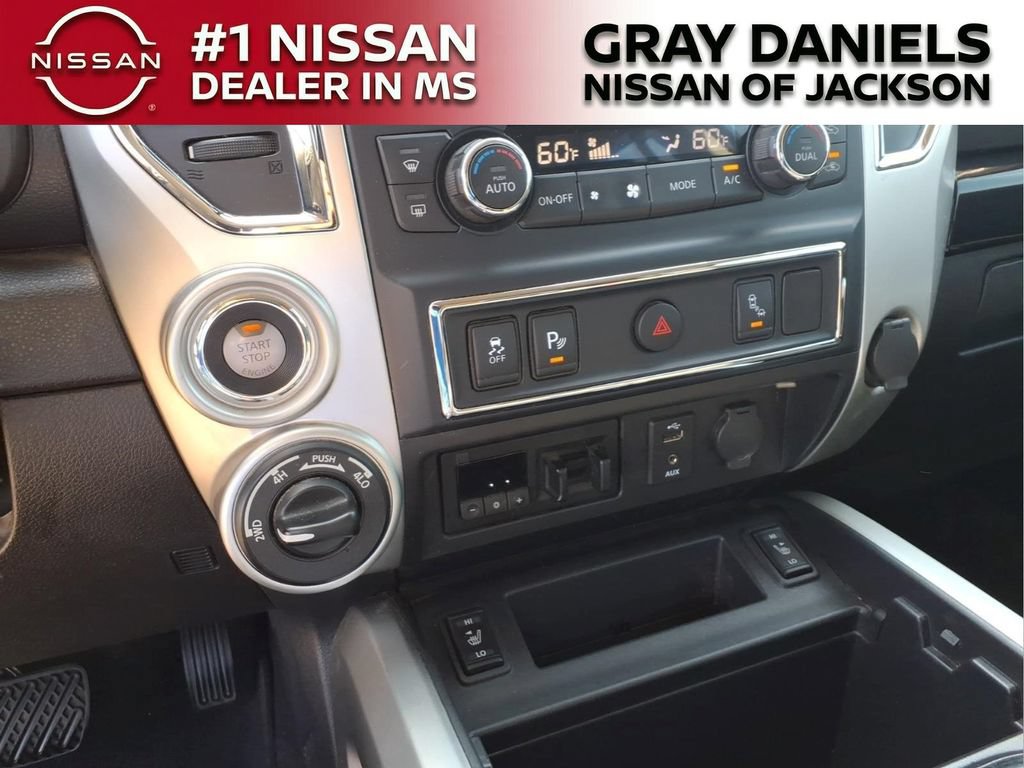 Used 2018 Nissan Titan SV w/ SV Convenience Package AWD/4WD image 18