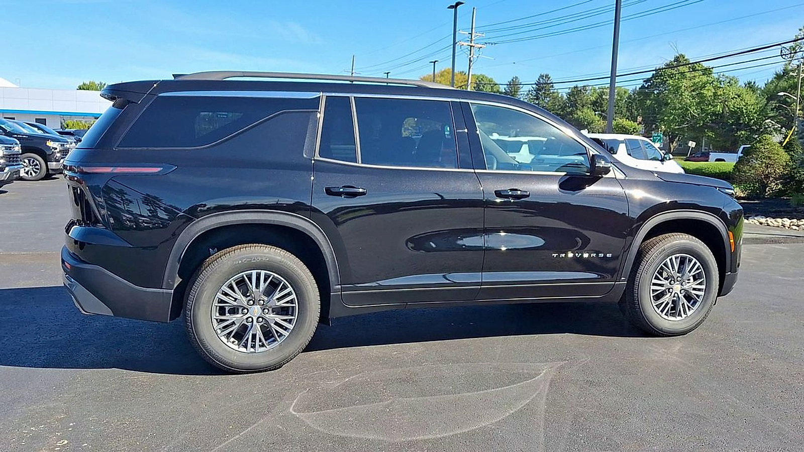 New 2027 Chevrolet Traverse LT w/ Driver Confidence Package AWD/4WD image 3