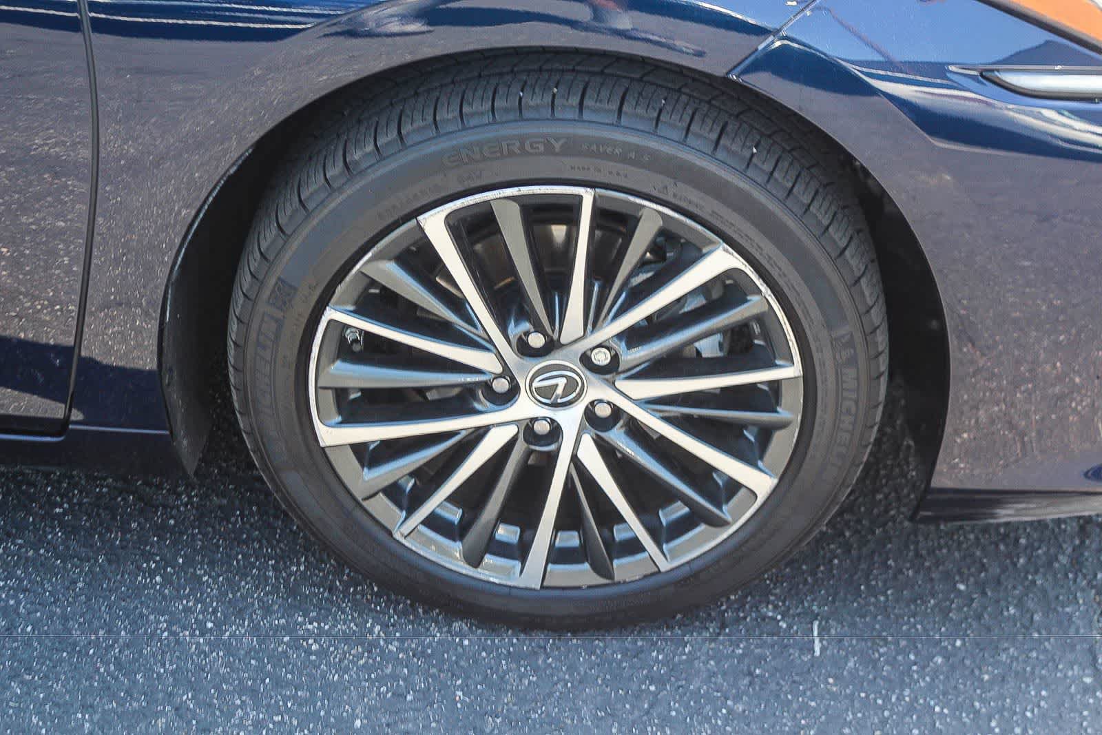 Used 2023 Lexus ES 300h w/ Premium Package FWD image 12