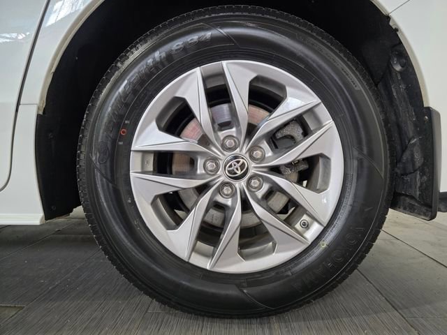 Used 2023 Toyota Sienna XLE w/ XLE Plus Package image 24