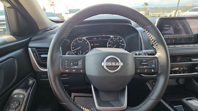 Used 2026 Nissan Rogue SV FWD image 11