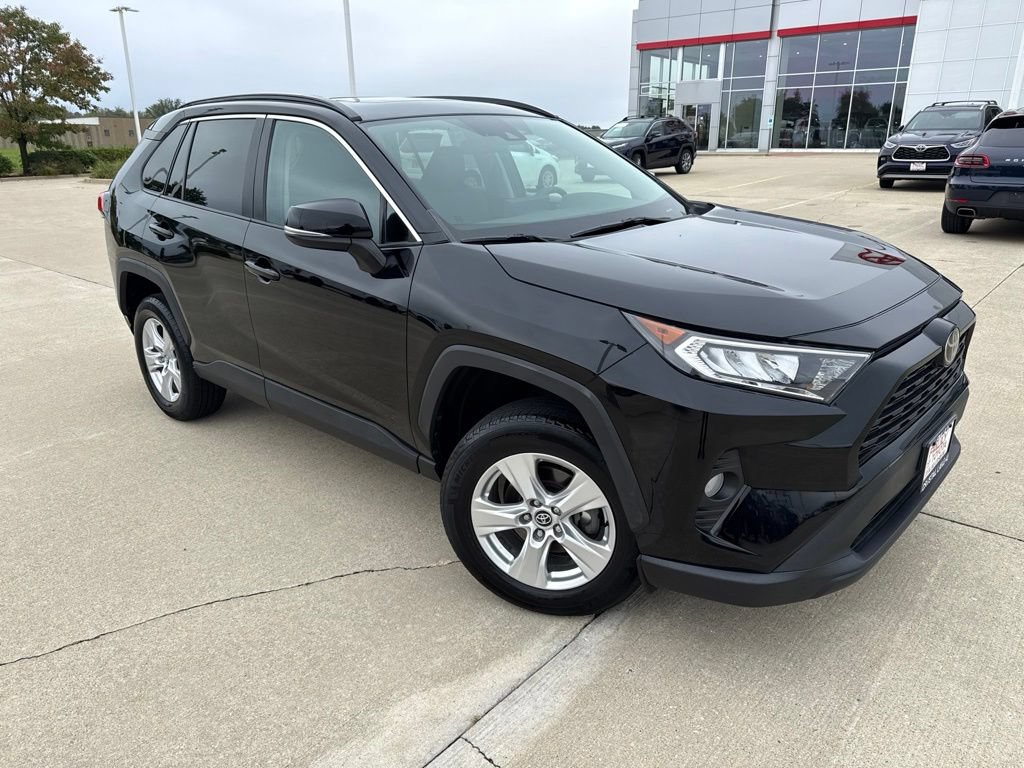 Used 2020 Toyota RAV4 XLE w/ Convenience Package AWD/4WD image 2