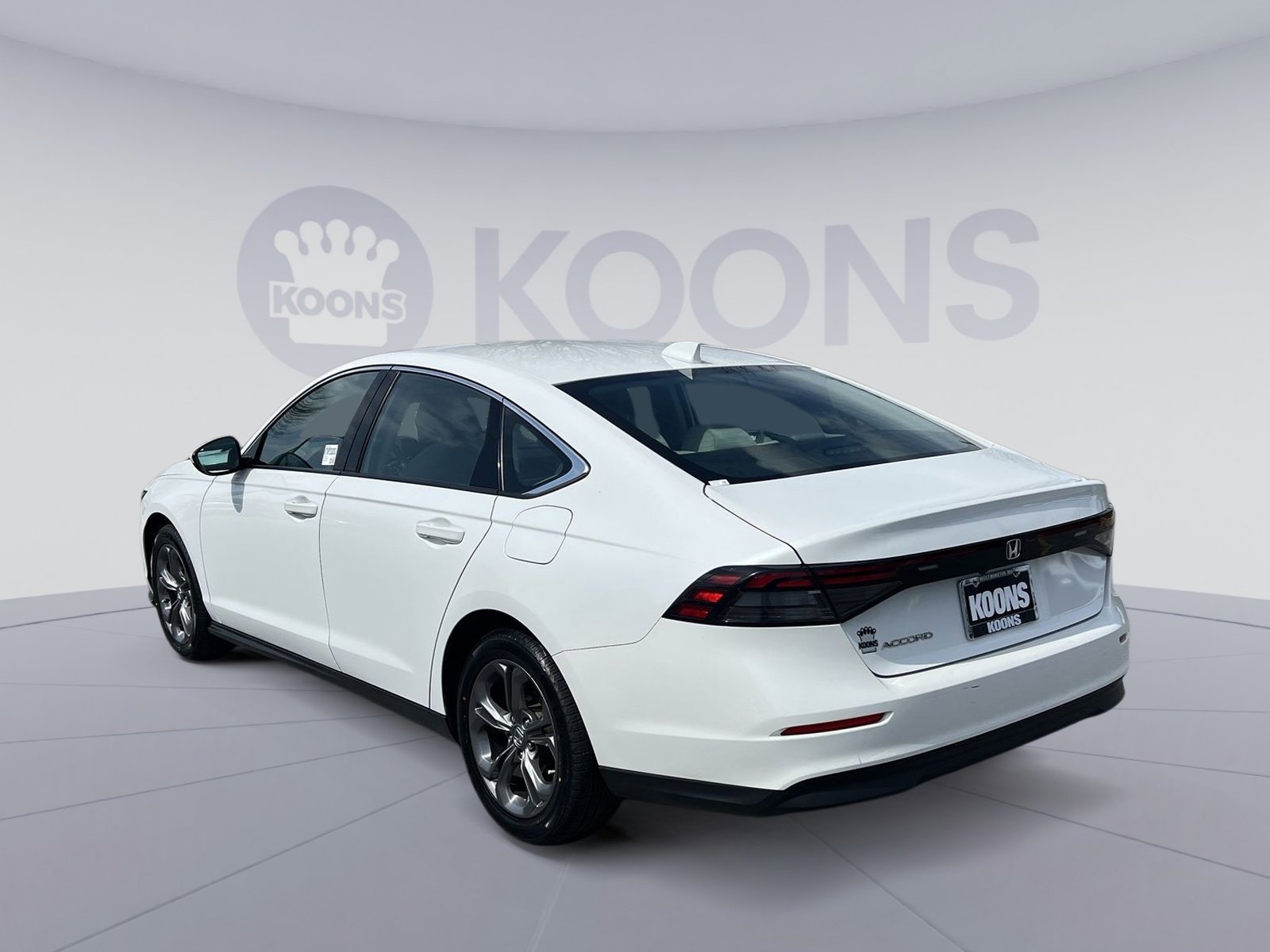 Used 2023 Honda Accord EX image 4