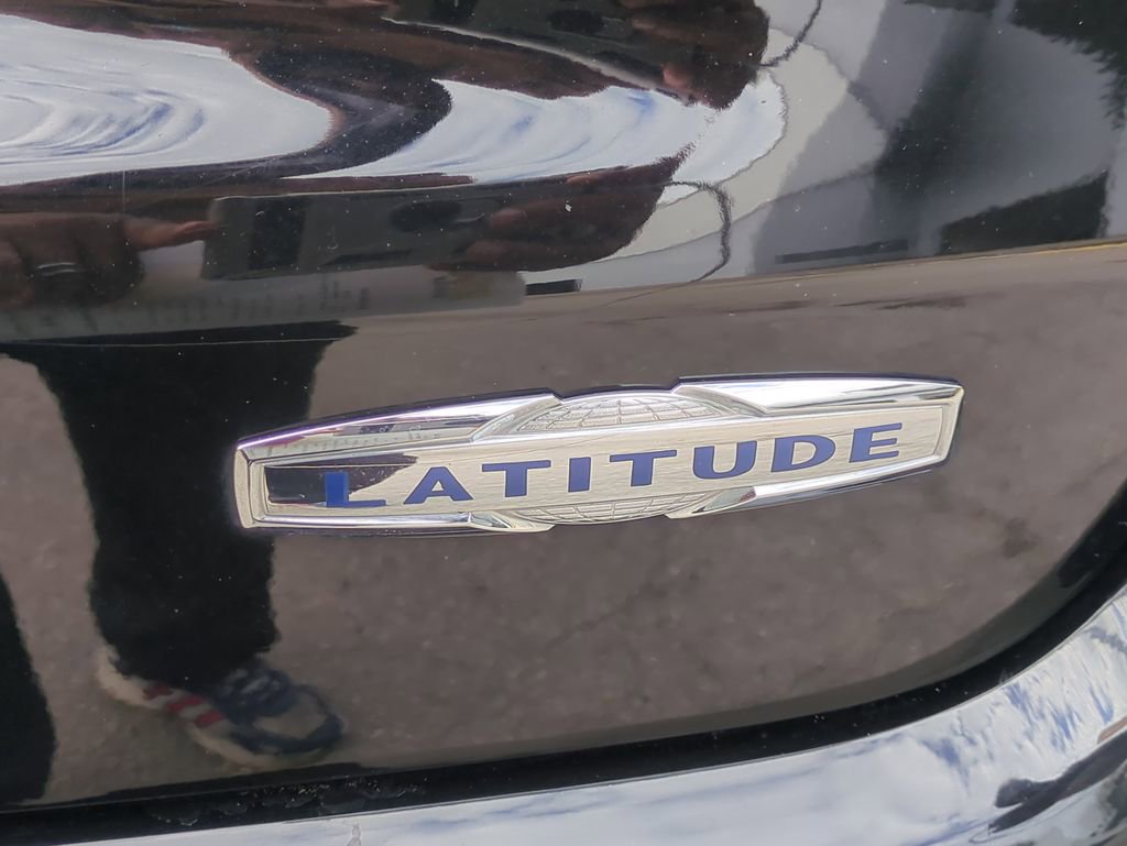 Certified 2022 Jeep Compass Latitude image 13