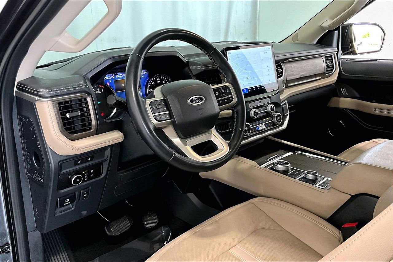 Used 2024 Ford Expedition Limited image 14