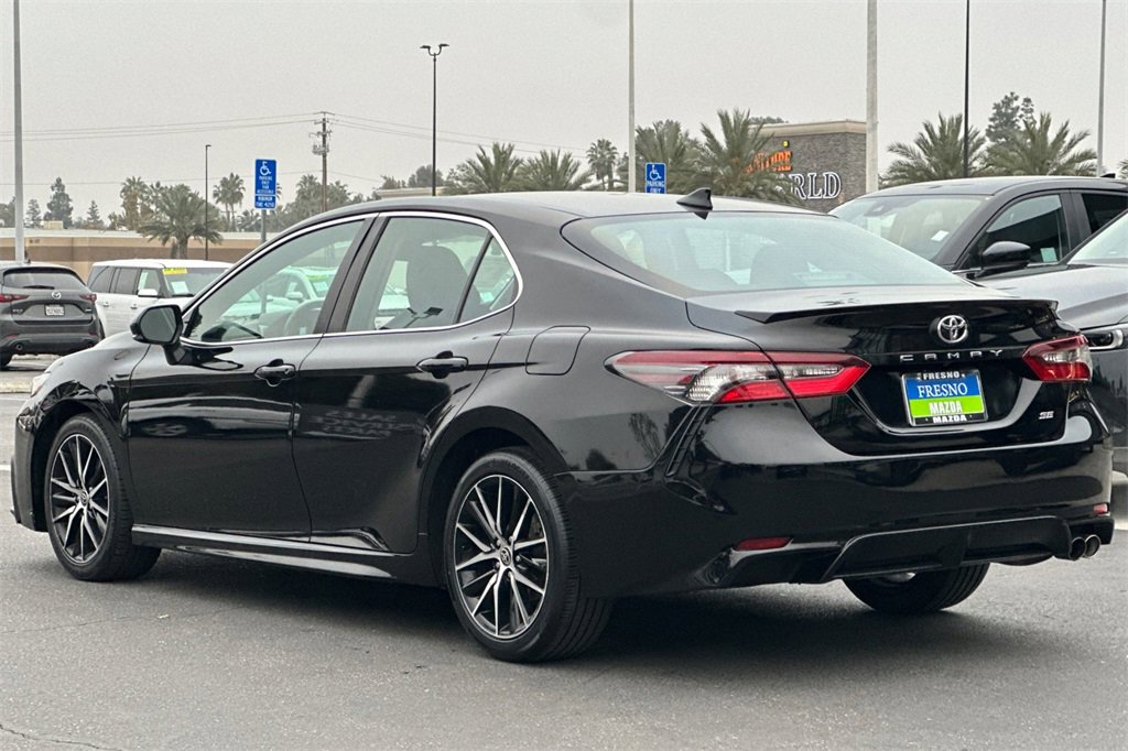 Used 2022 Toyota Camry SE image 8