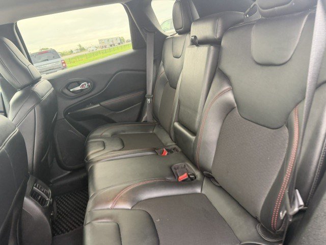 Used 2022 Jeep Cherokee Trailhawk w/ Sound & Nav Group AWD/4WD image 27