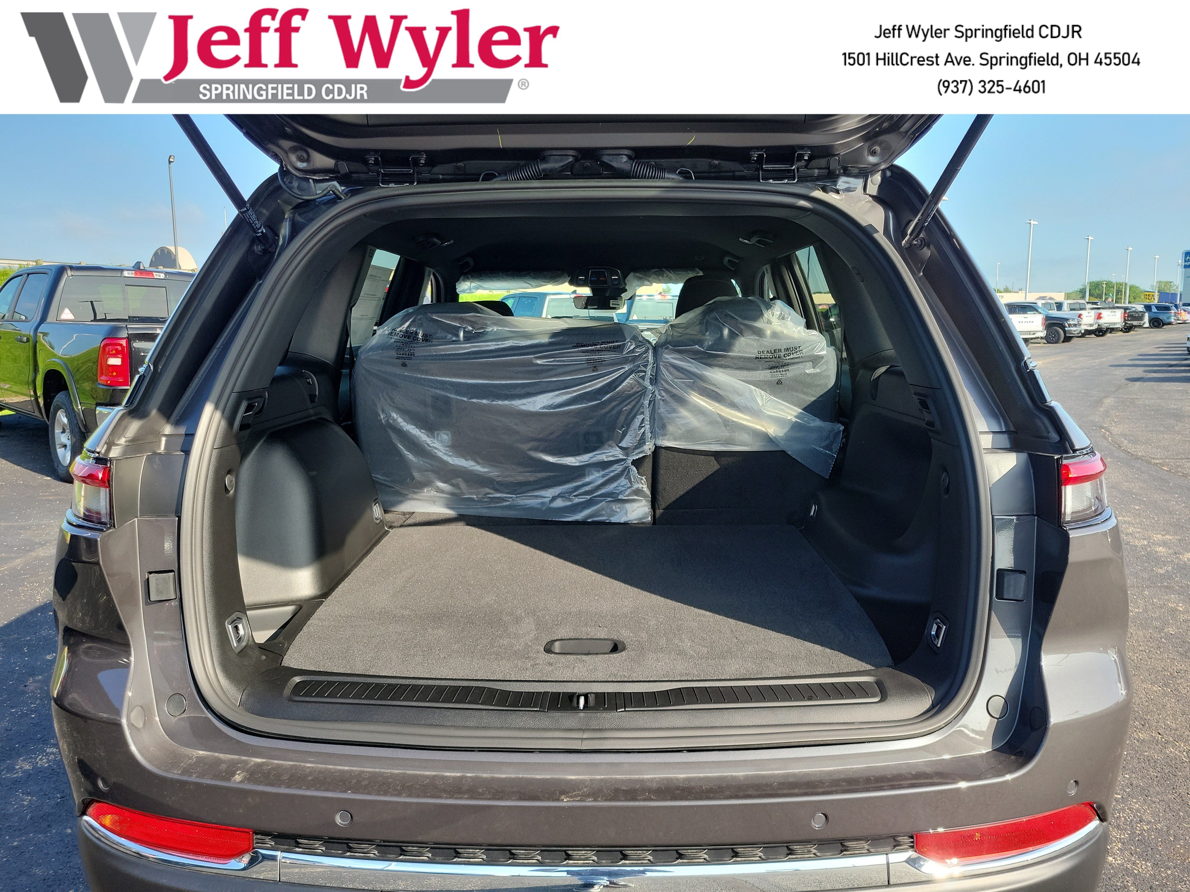 New 2026 Jeep Grand Cherokee Laredo AWD/4WD image 5