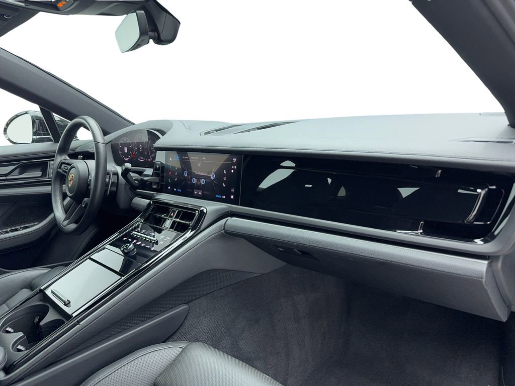 Used 2025 Porsche Panamera w/ Premium Package image 38