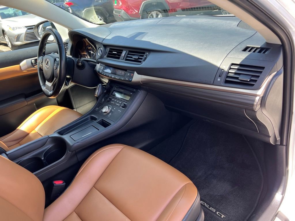 Used 2017 Lexus CT 200h w/ Accessory Package 2 image 23