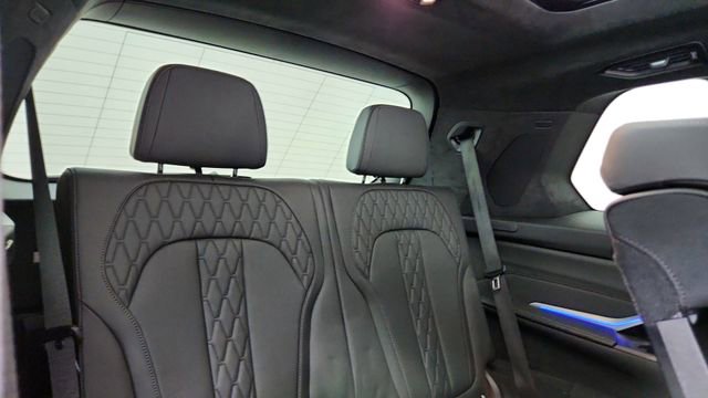 Used 2023 BMW X7 M60i w/ Executive Package image 29