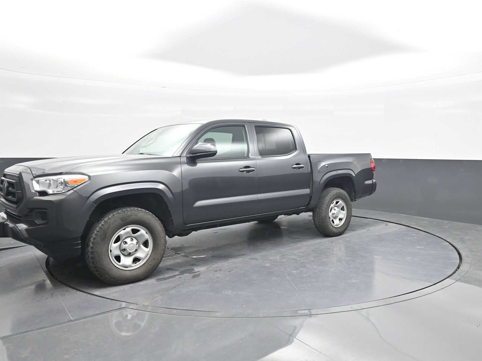 Used 2022 Toyota Tacoma SR AWD/4WD image 4