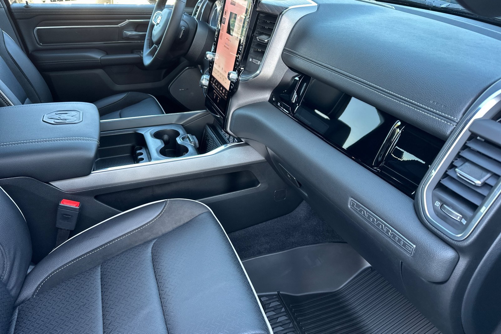 New 2026 RAM 1500 Laramie w/ Night Edition AWD/4WD image 15