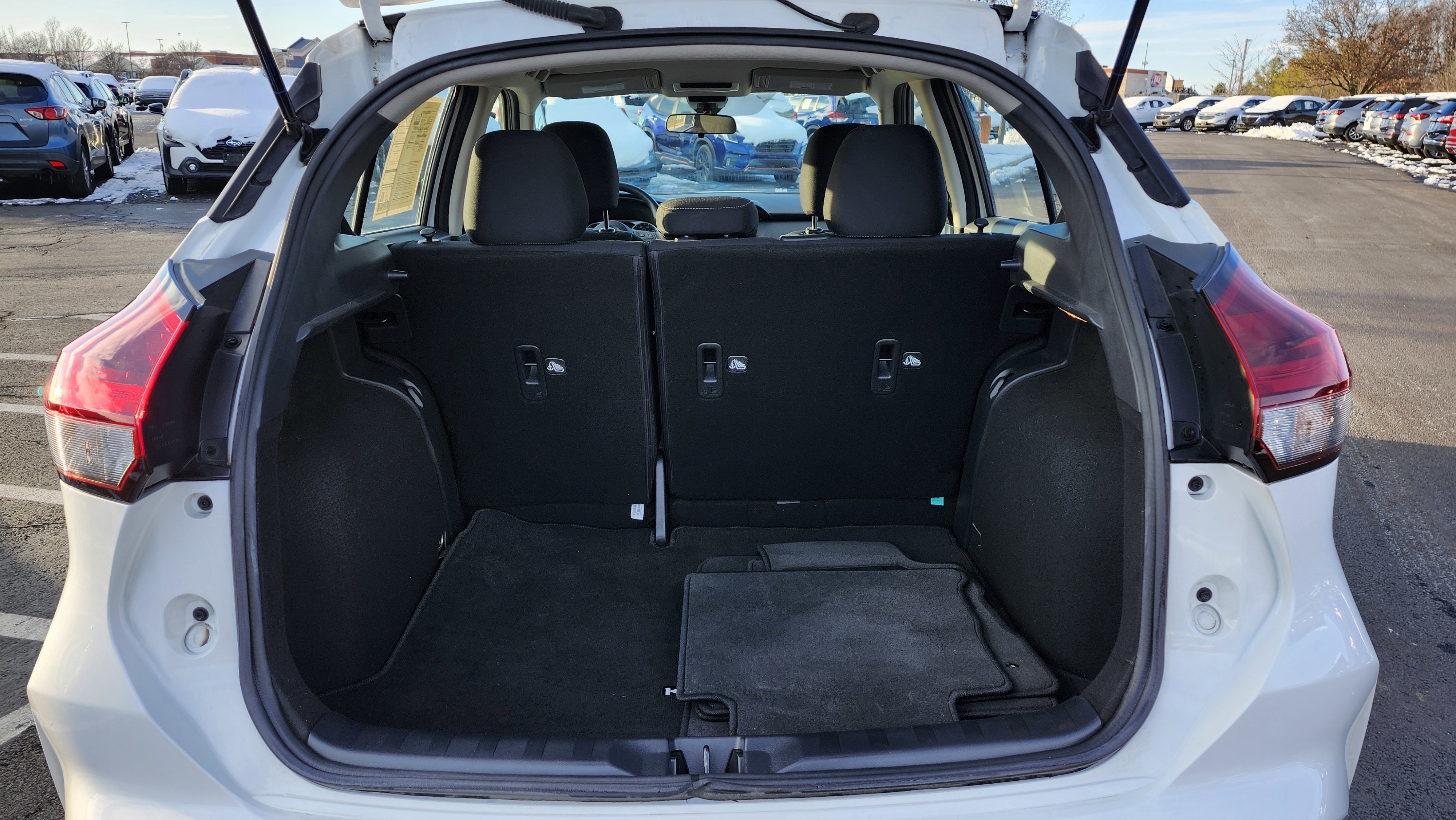 Used 2022 Nissan Kicks S image 21