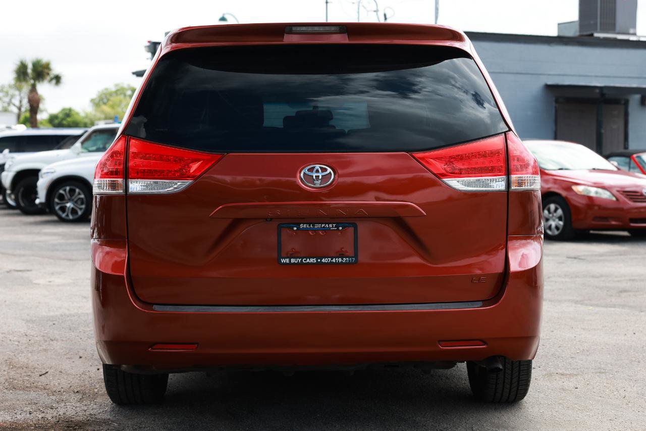 Used 2011 Toyota Sienna LE image 7