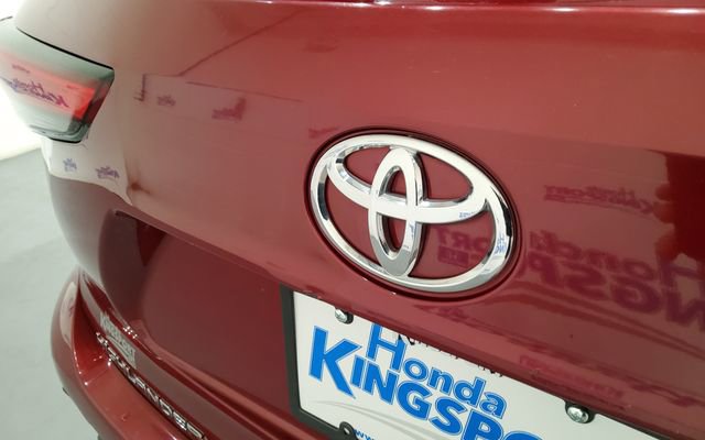Used 2023 Toyota Highlander XLE FWD image 29