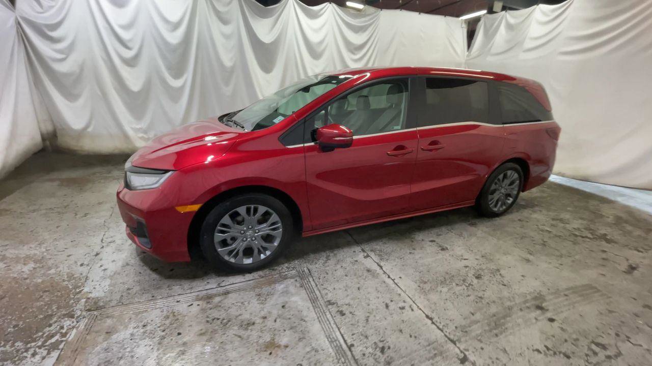 Used 2025 Honda Odyssey Touring image 4