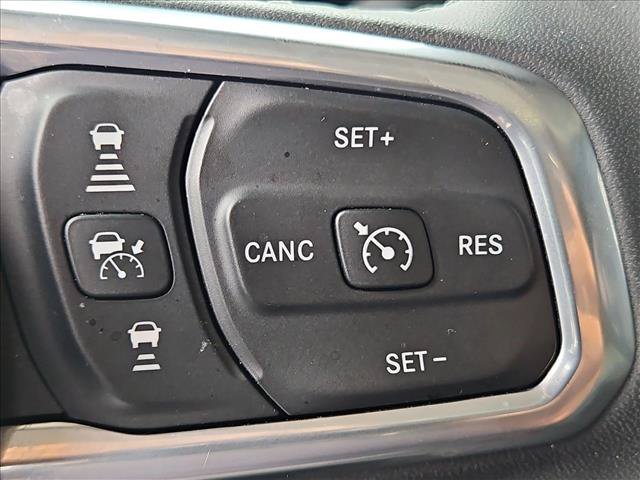Used 2025 Jeep Wrangler Unlimited Sahara AWD/4WD image 12