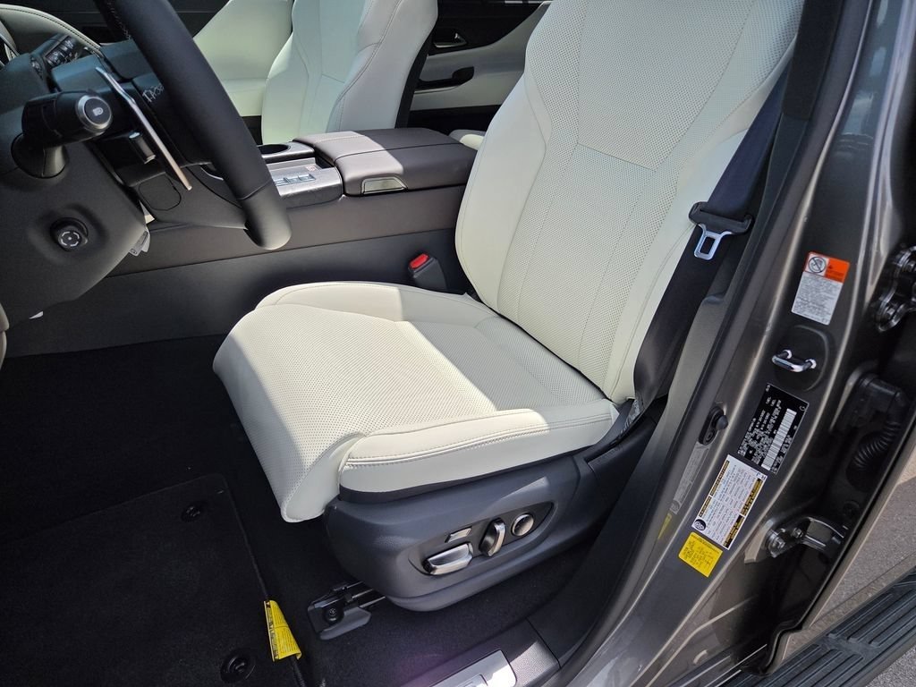New 2026 Lexus LX 700h Luxury AWD/4WD image 6