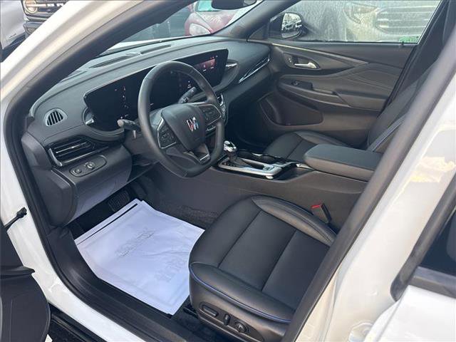 Used 2025 Buick Envista Sport Touring w/ Convenience I Package image 16