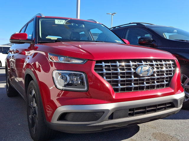 Used 2023 Hyundai Venue Limited w/ Cargo Package image 2