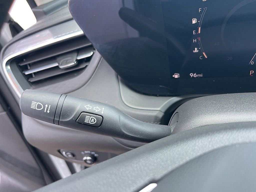 Used 2024 Buick Encore GX Sport Touring FWD image 32