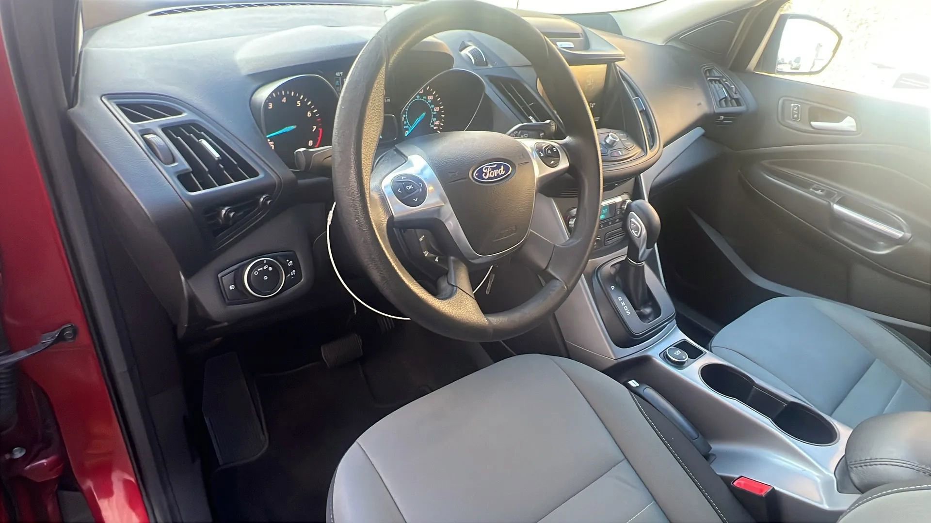 Used 2015 Ford Escape SE w/ Equipment Group 201A image 28