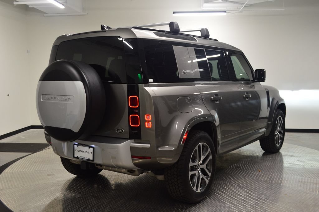 Used 2022 Land Rover Defender 110 XS Edition AWD/4WD image 7