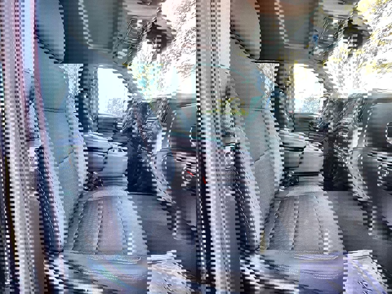 Used 2025 Chevrolet Silverado 2500 Custom w/ Custom Value Package image 27