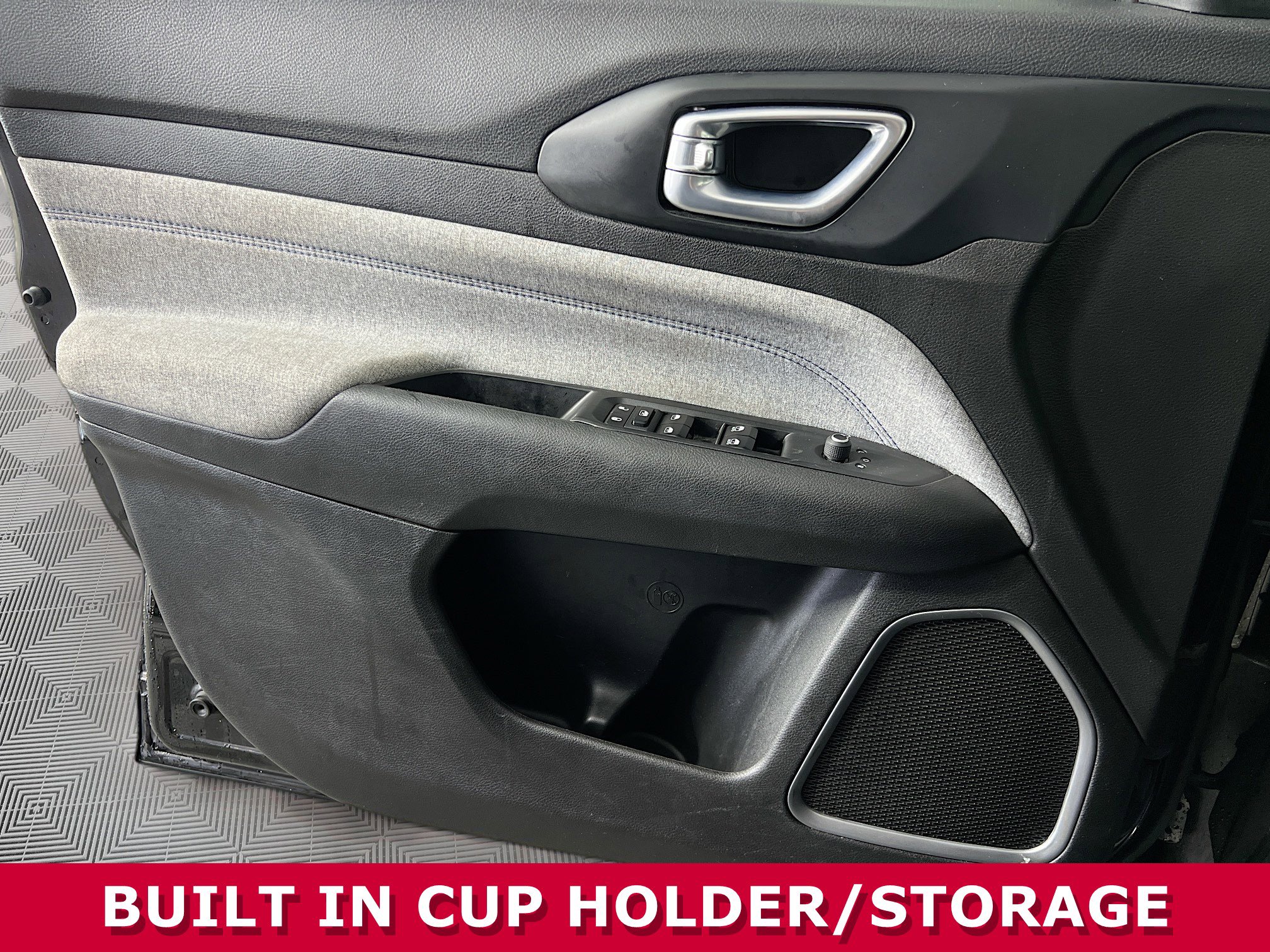 Used 2024 Jeep Compass Sport image 19