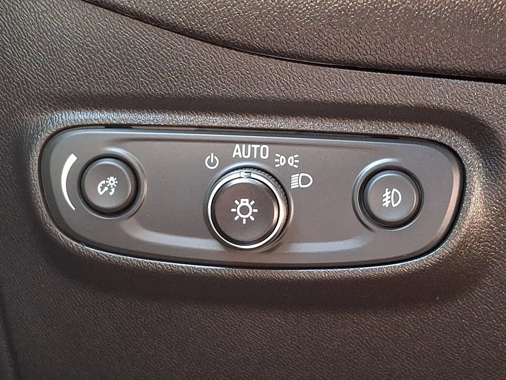 Used 2023 Chevrolet Equinox Premier AWD/4WD image 25