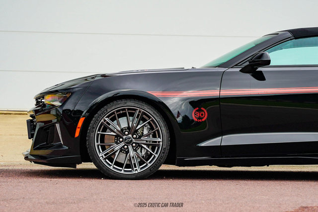 Used 2022 Chevrolet Camaro ZL1 RWD image 4