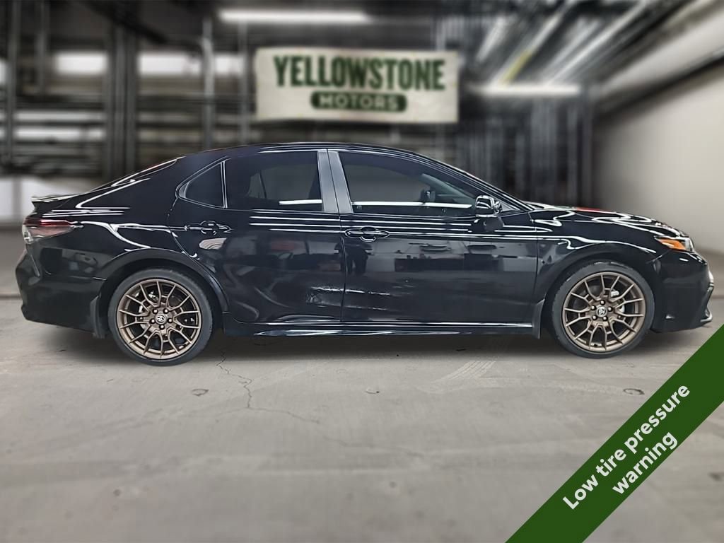 Used 2023 Toyota Camry SE image 5