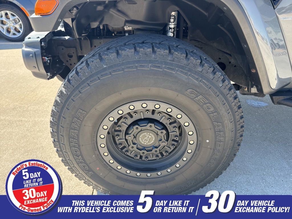 Used 2021 Jeep Gladiator Willys AWD/4WD image 5